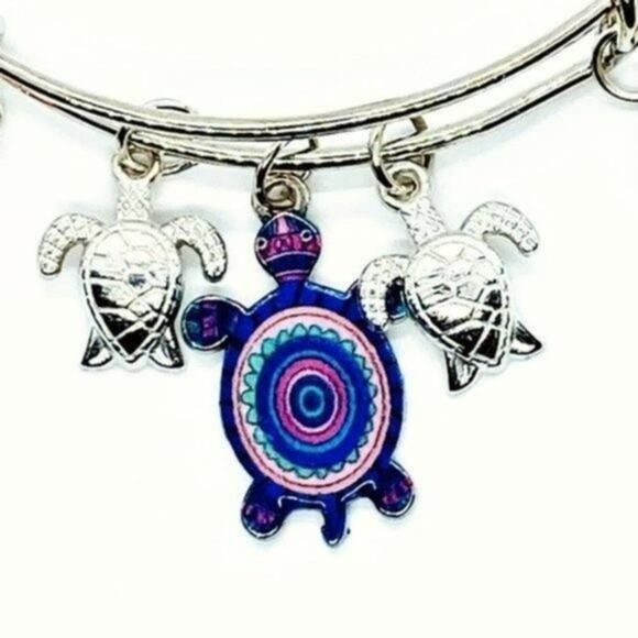 Beaded Sea Turtle Charm Colorful Bangle Bracelet - Picture 3 of 5